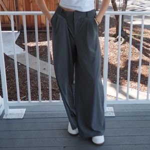 Alo dreamscape trousers- dark cactus